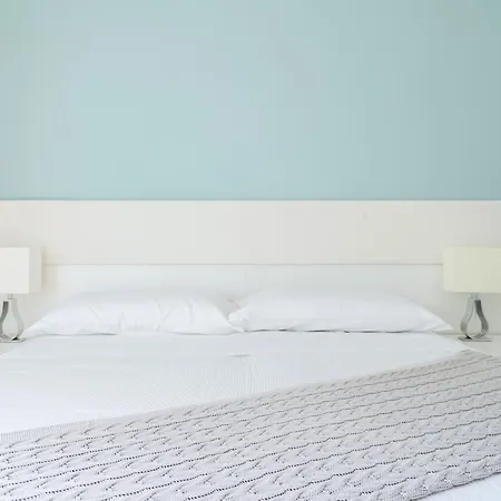 Pure White - By Myhomeincomo *