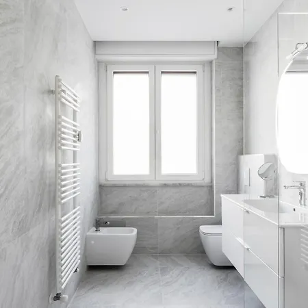 Pure White - By Myhomeincomo Apartment Como