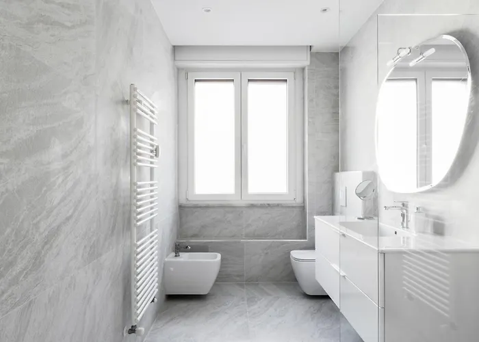 Pure White - By Myhomeincomo شقة كومو