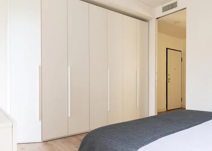 Pure White - By Myhomeincomo شقة *